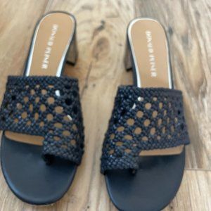 Donald Pliner 7.5 navy Melrose Sandal